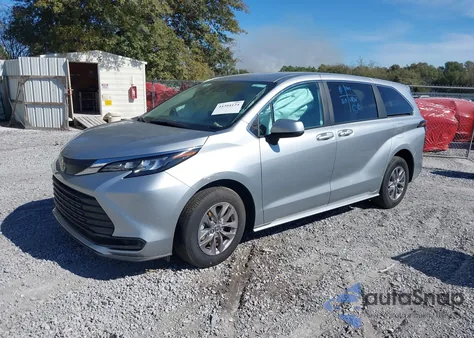 2025 Toyota Sienna Le z USA, uszkodzony, nr VIN 5TDKRKEC0SS236984